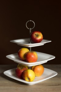 Etagere with fresh apples - Etagere mit frischen Äpfeln